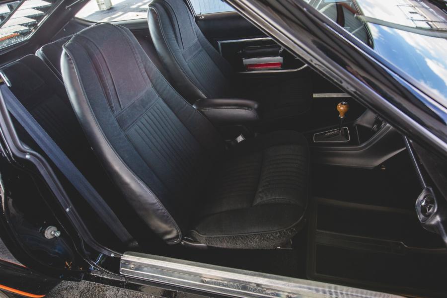 Интерьер AMC AMX 2-Door Liftback Coupe (7943-9) 1979 года  (фото 32 из 34)